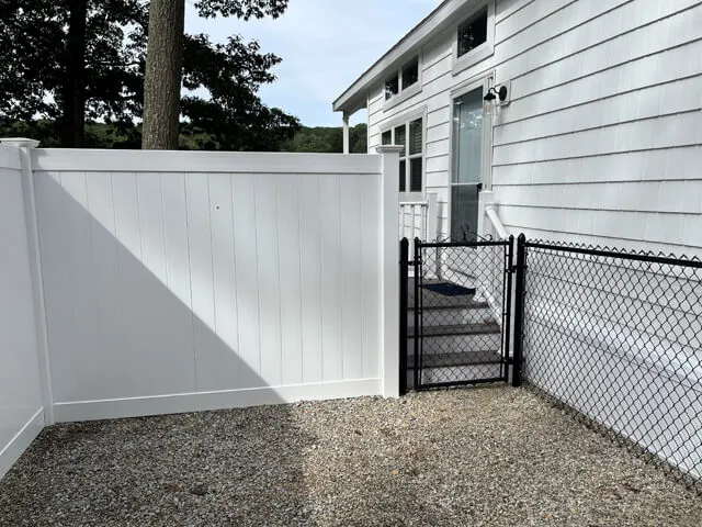 work photo from steadfastfence.com