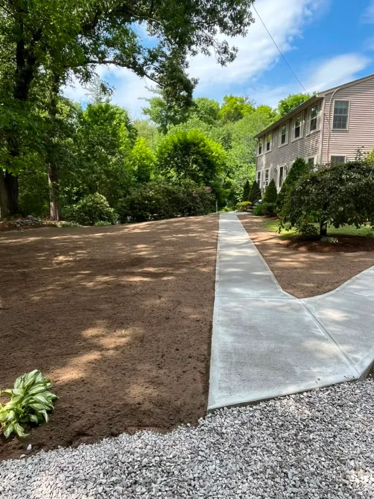 work photo from luxurylandscapinginc.com
