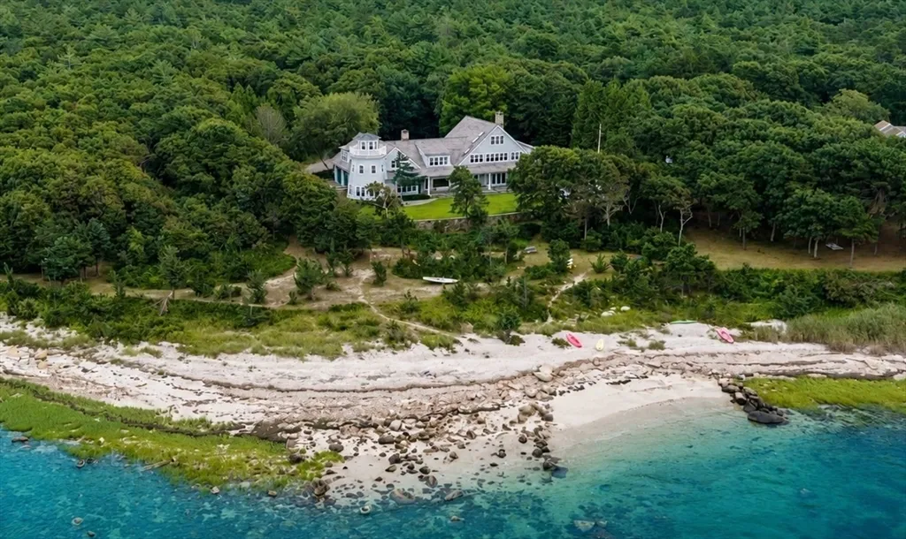 work photo from susangordenryanluxury.com