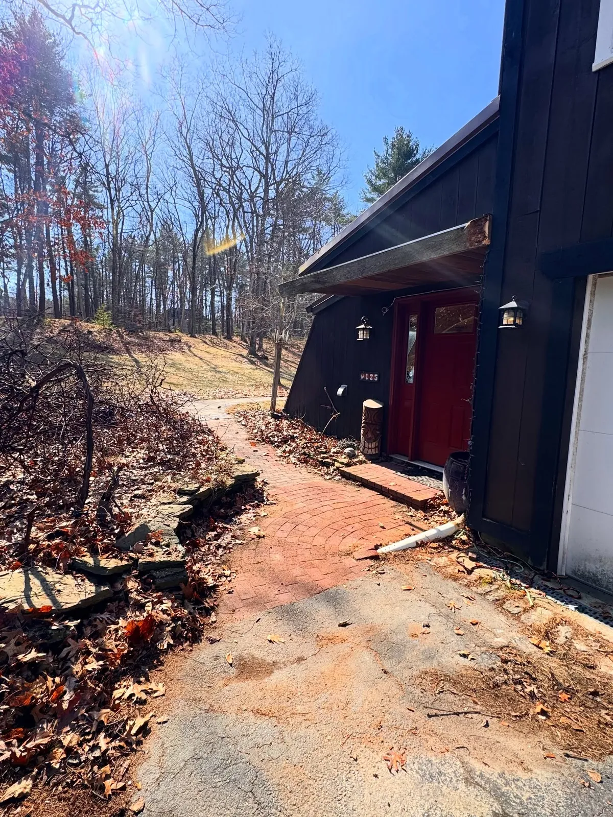 🔥 Trellis takedown this morning in Windham - chopped up and hauled away. 🫡