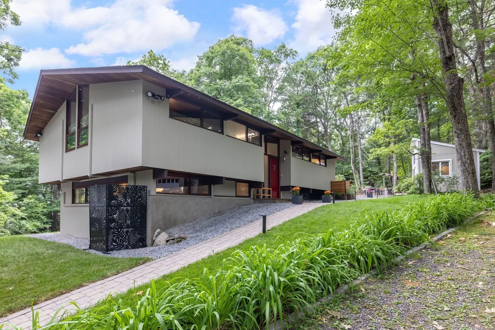 Jackie O Real Estate Team - #1 Top Producer KW New England Team