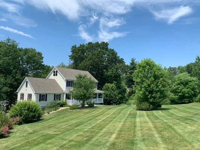 Lee's Landscaping Services work photo