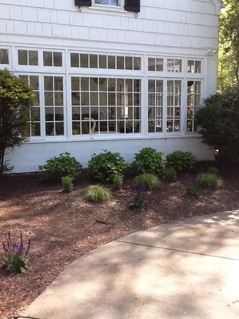 work photo from smittys-landscaping.com