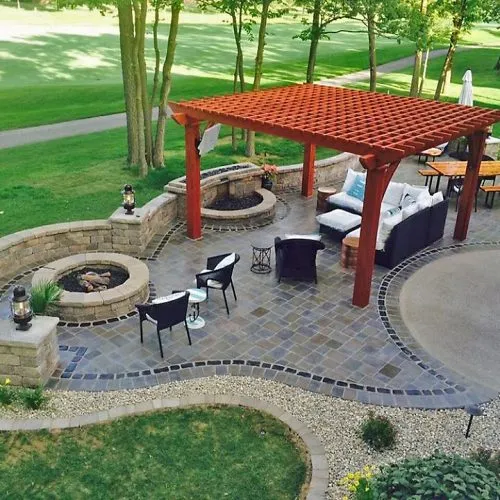 Rustic Pergola_trellistop_mahogany