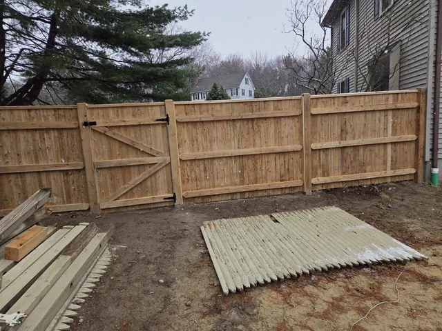 work photo from freedomfencecompanynh.com