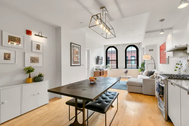 work photo from entourage-realty.com