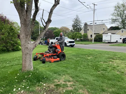 Simses Lawn Care work photo