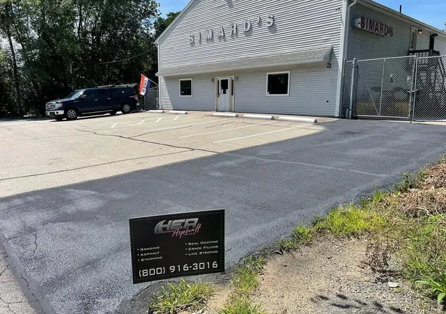 Her asphalt