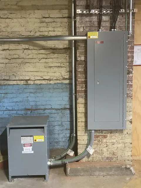 work photo from chrisbonneyelectric.com