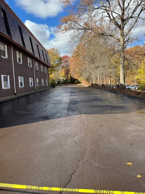 work photo from sealcoatingfairfieldct.com