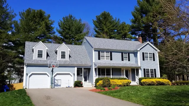 Waterman roof replacement with the shingle colour a homeowner chose using the free roof visualizer