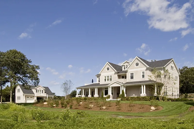 Lineal Architects + Builders