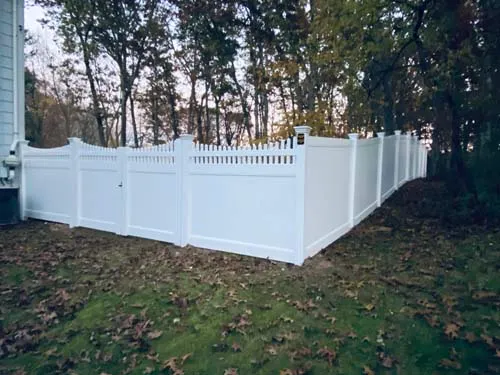 work photo from devine-fence.com