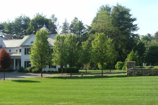 work photo from laurelgatelandscape.com