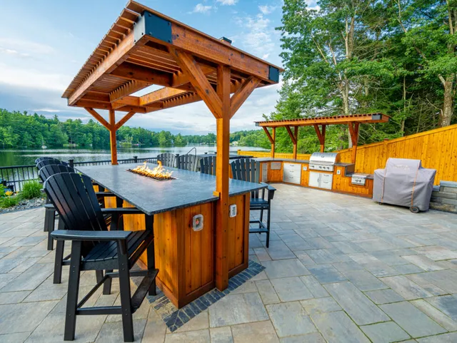 Outdoor Kitchen