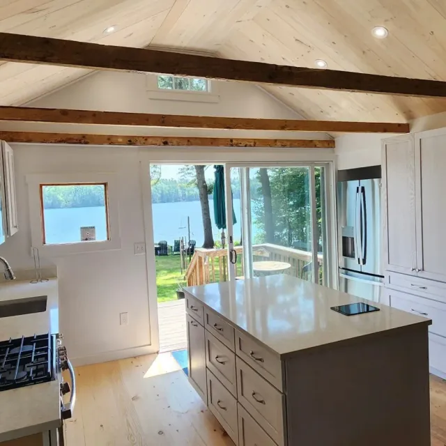 Lakehouse kitchen