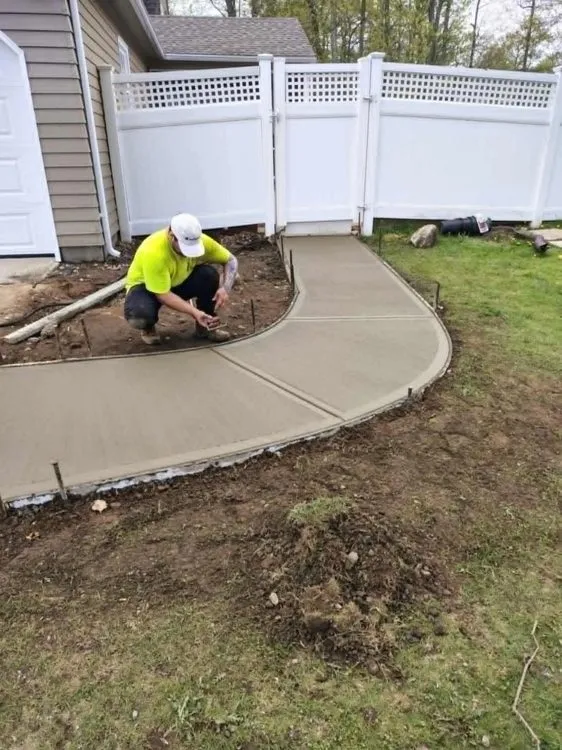 Shaping a curved walkway