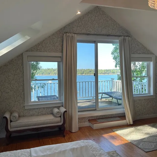 Coastal Wallpapering & Painting, LLC work photo