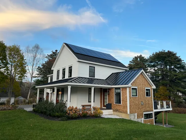 Maine Energy Experts work photo