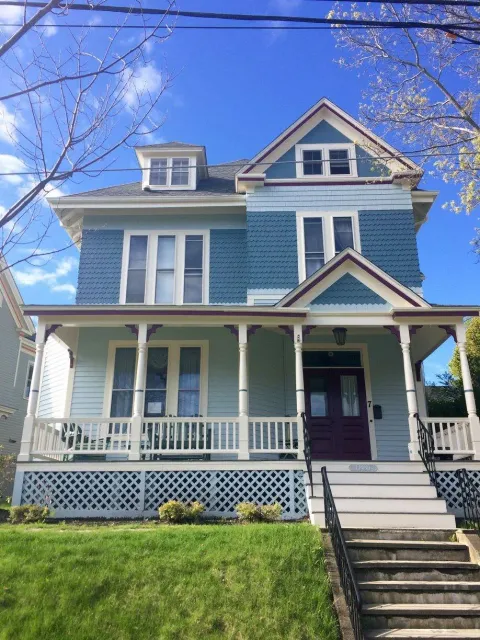 High Street Queen Anne