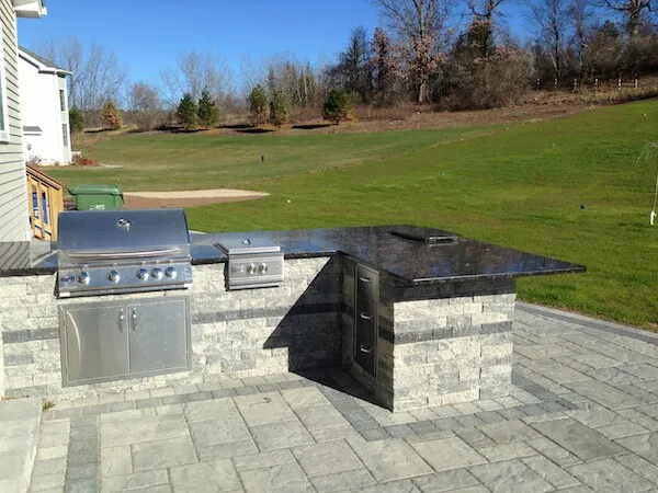 New England outdoor kitchen contractor