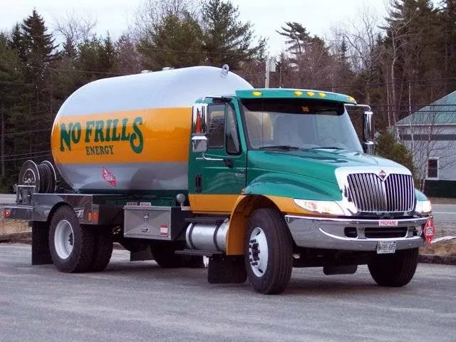 No Frills Oil work photo