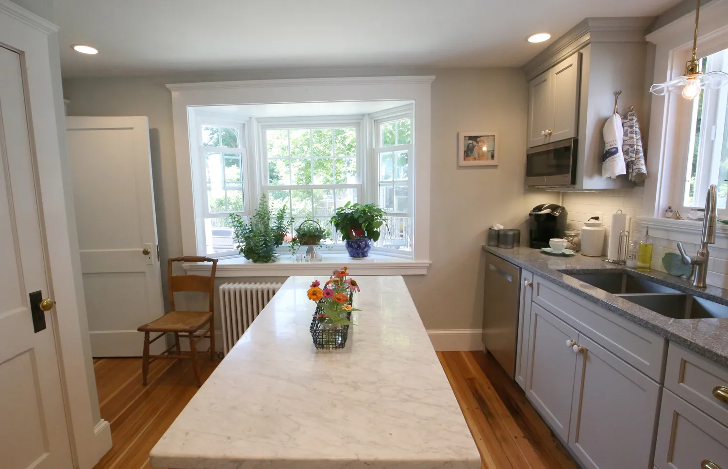 Kitchen island and bay window