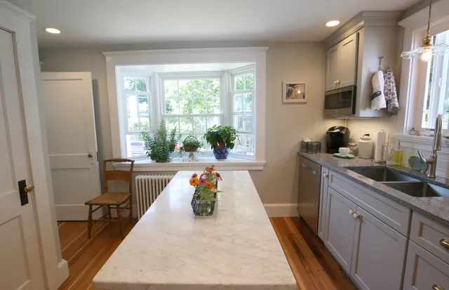 Kitchen island and bay window