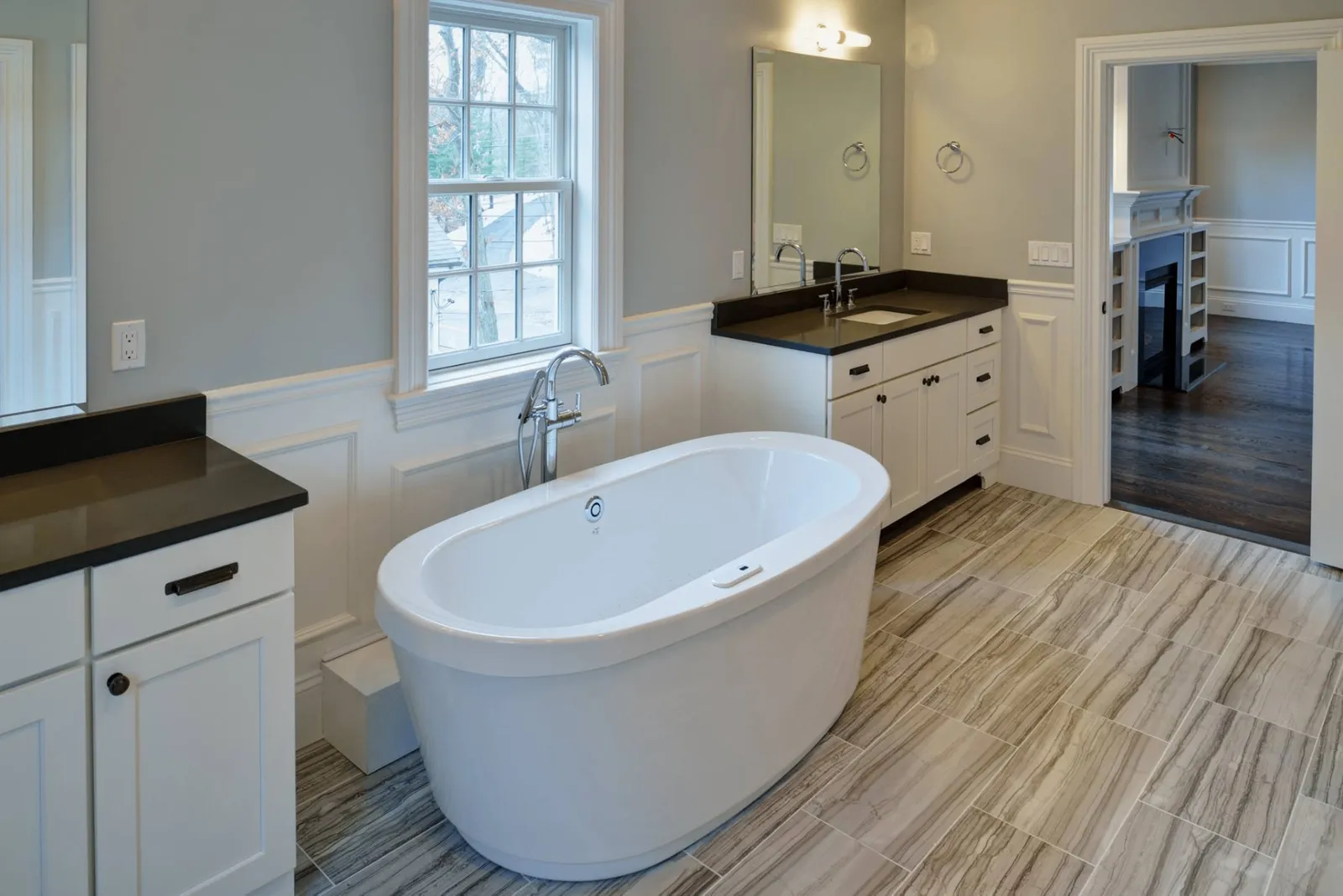Luxury bathroom painting