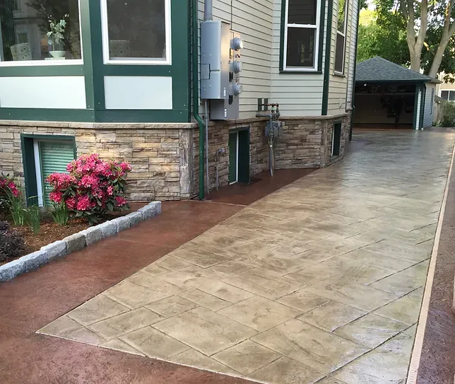 slate%20driveway%20with%20chiseled%20sto