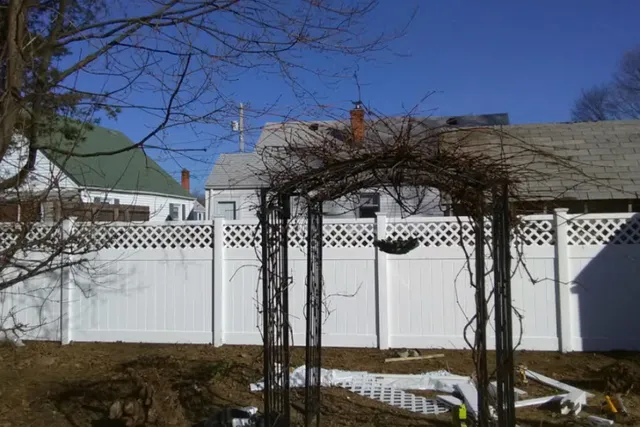 work photo from thefencedoctors.com