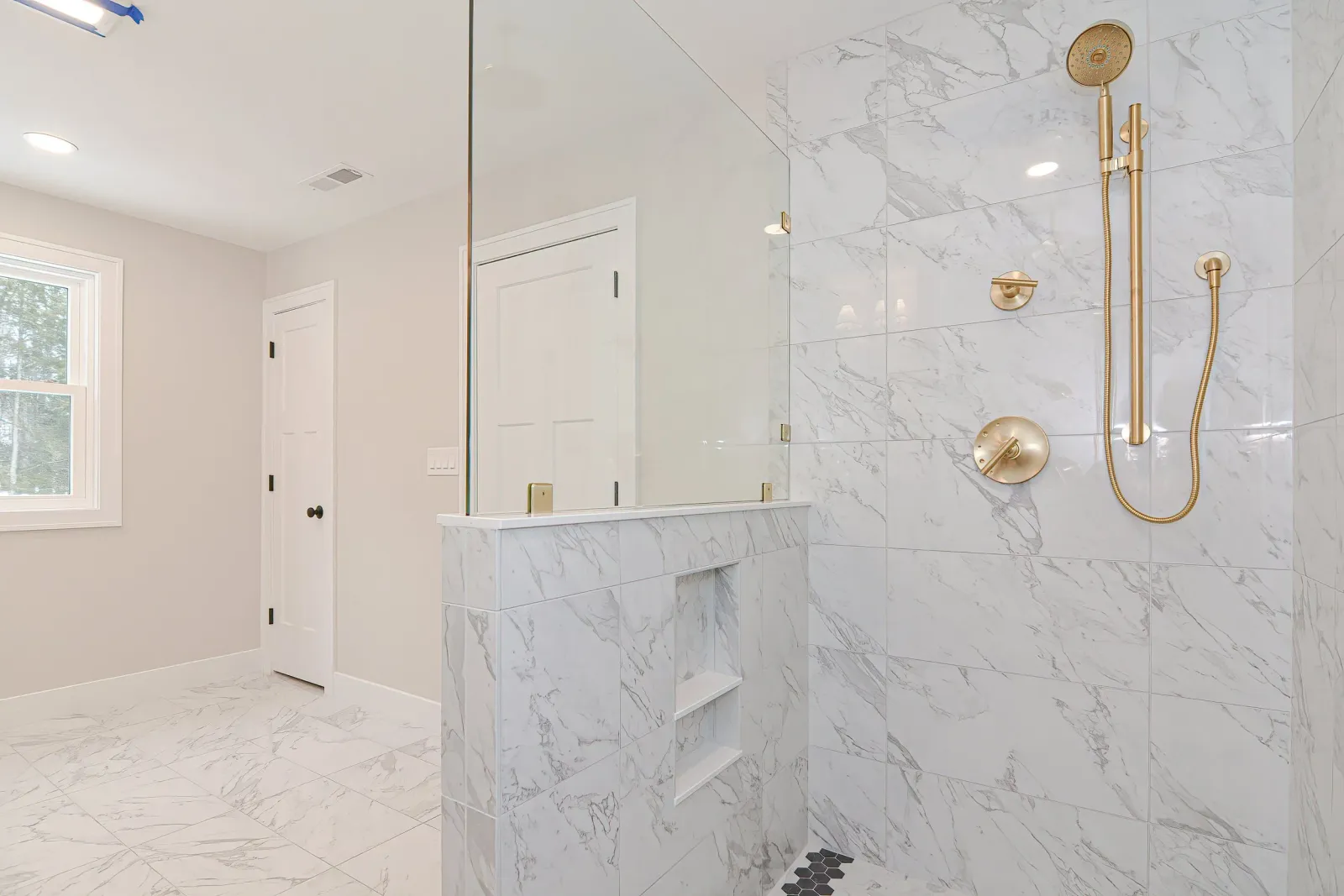 NICHE IN HALF WALL.jpg