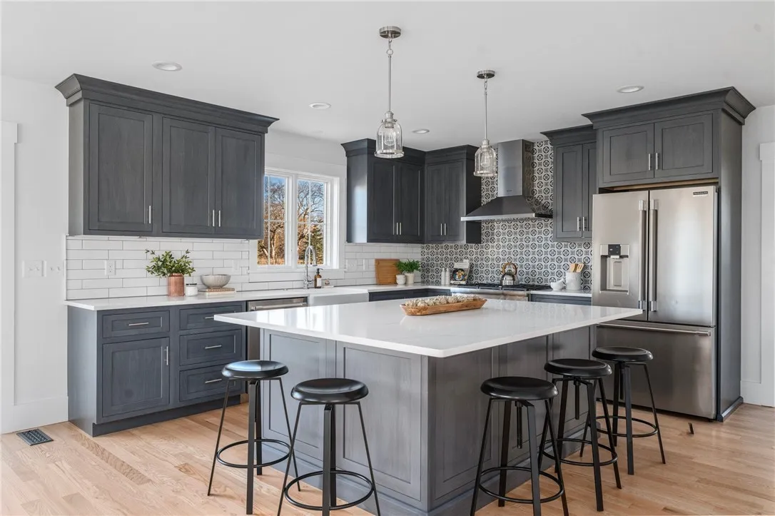 middletown-ri-prospect-kitchen-renovation-gray-cabinets-island-seating