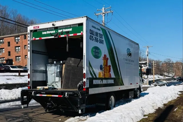 image of moving truck