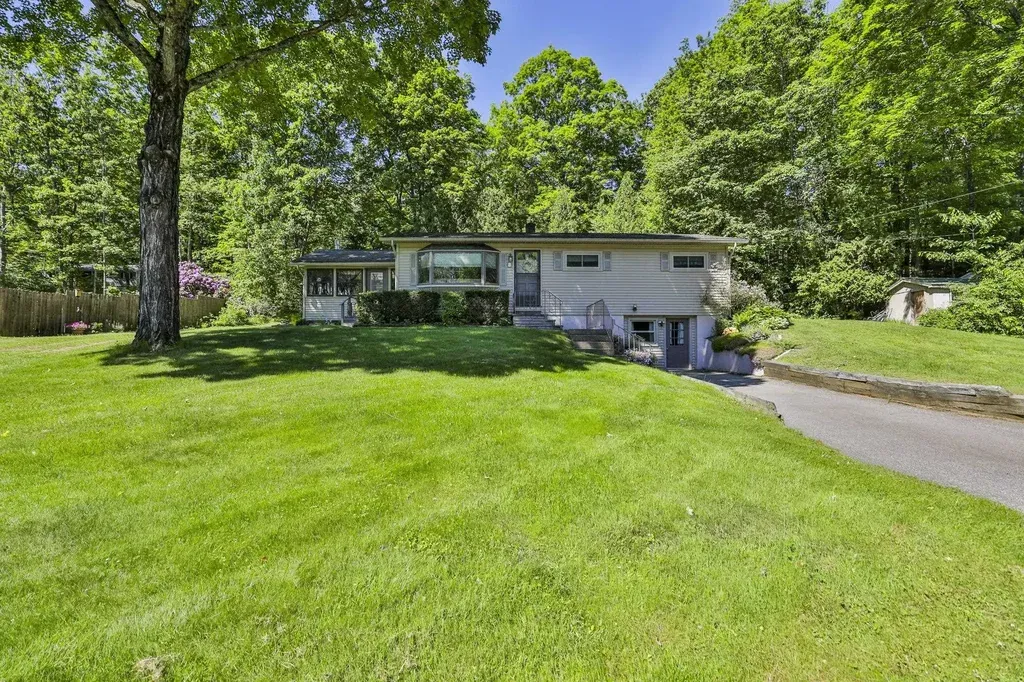 2 Dove Street Boscawen NH 03303