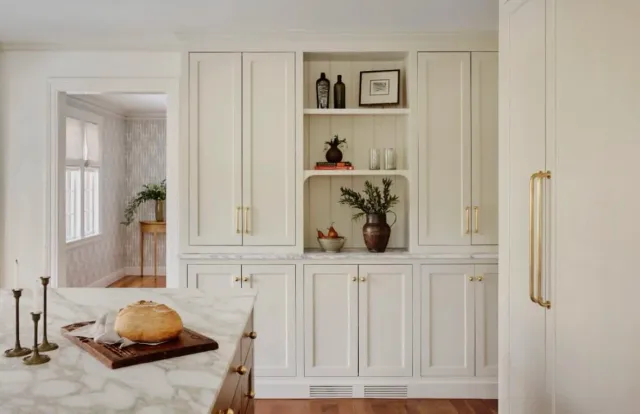 Cabinet Finishing and Repainting