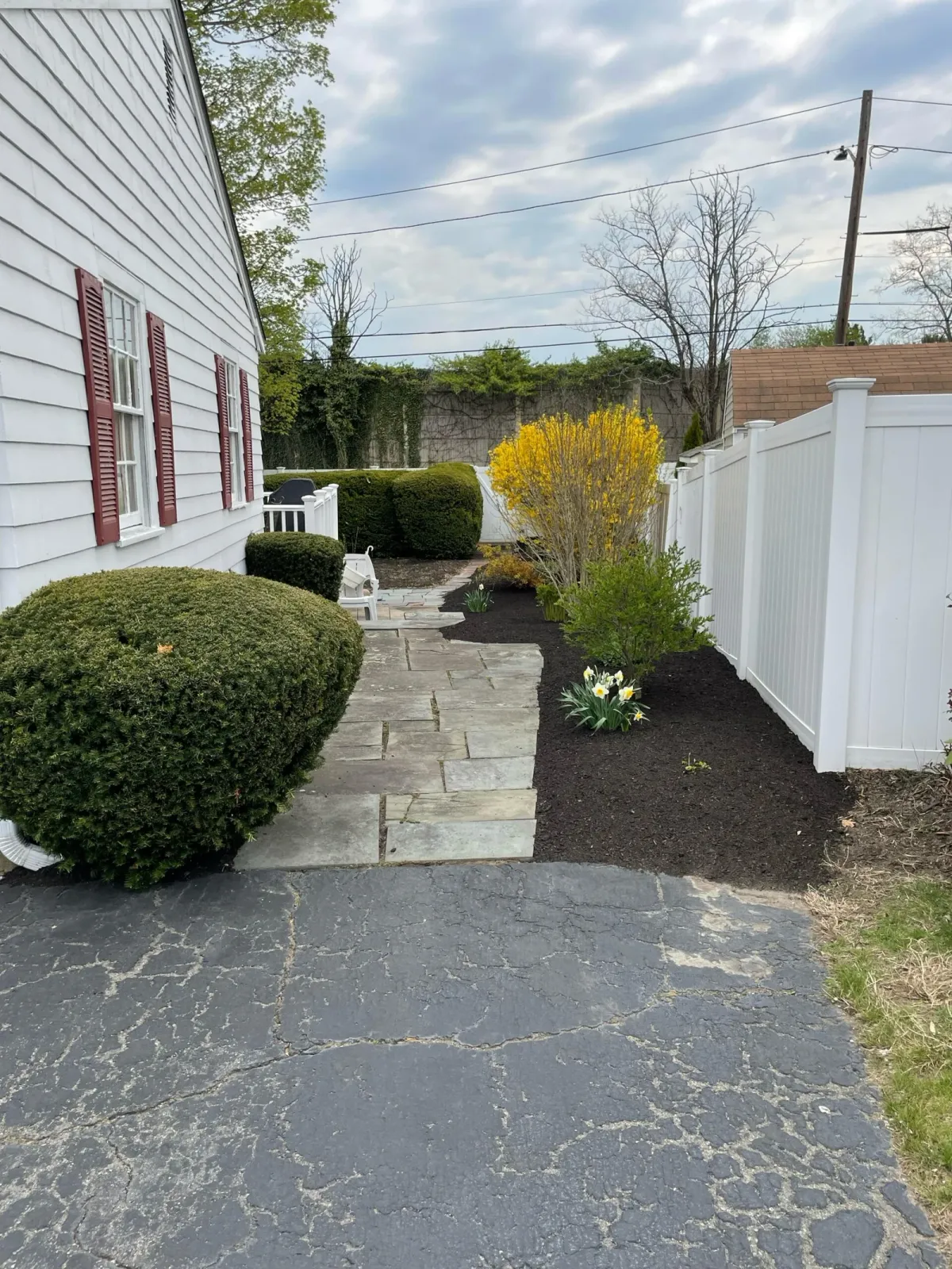 work photo from luxurylandscapinginc.com