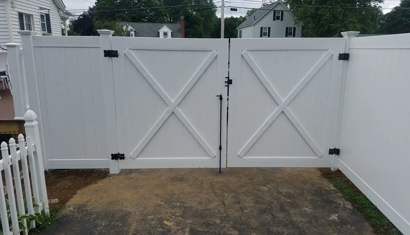 work photo from dependable-fence-company.com