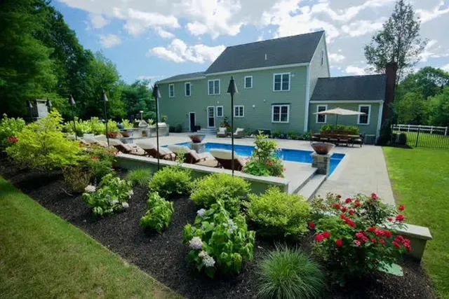 work photo from crystal-clear-pools.com