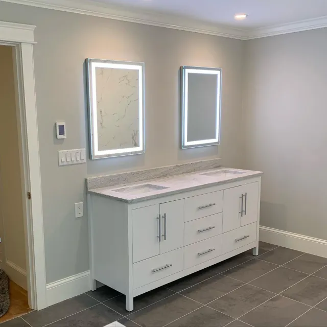 Bath reno 🛀 

#kmfgroupllc #electrician #electrical #bathroomdesign #bathreno #lighting #lightedmirror #recessedlighting #crystal #chandelier #floorheat #electricfloorheating #schlutersystems #ditraheat #massachusetts #capecod
