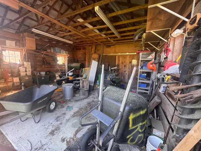 work photo from boyzgonejunkin.com