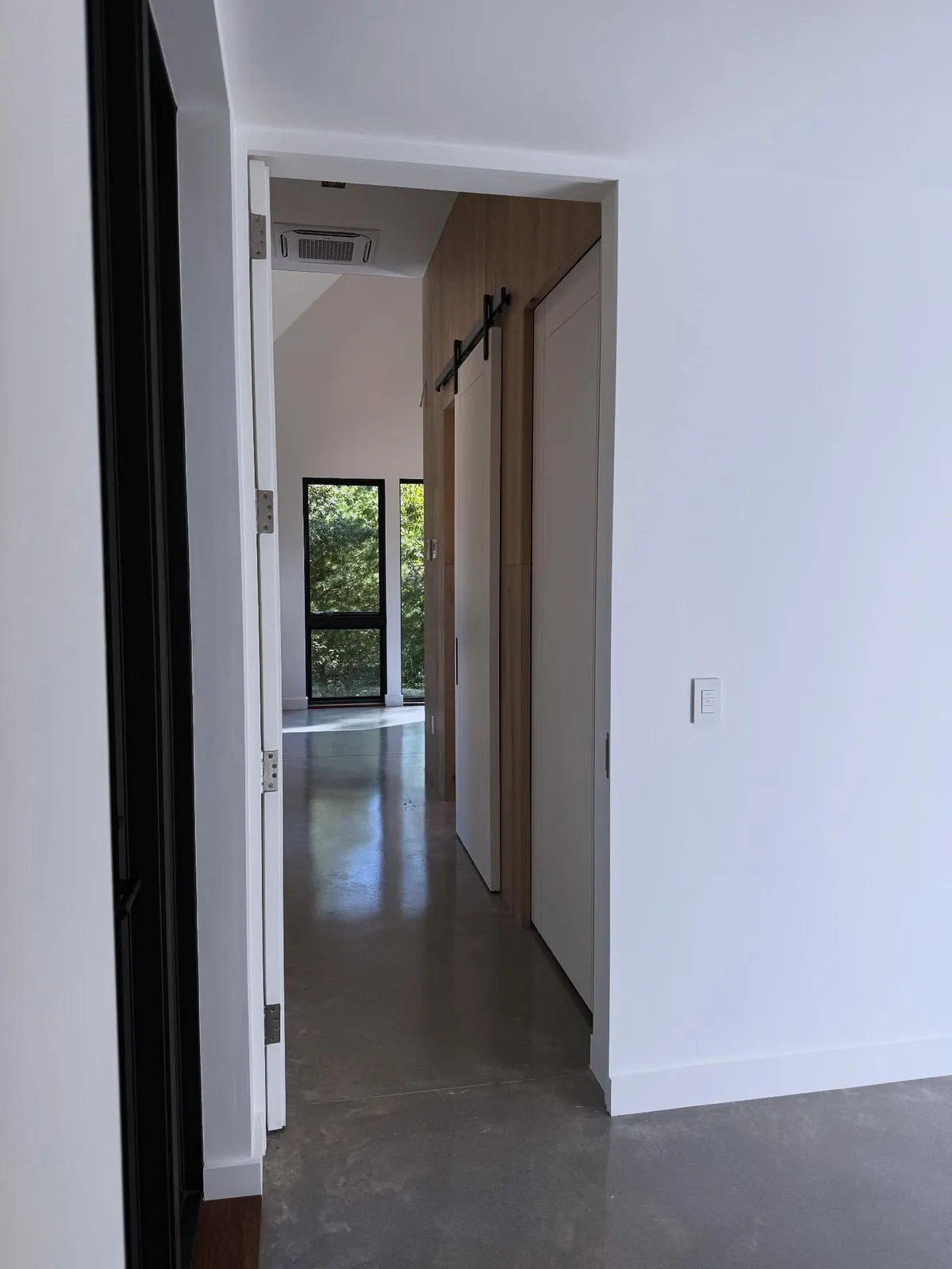 A view into the master suite that instantly pulls you in….more to come of the amazing Turtle Pointe Haus we are handing off this week! Stay tuned and let us know what you want to see more of! #smithfieldbuild #echelonbuilders #interiorfinish #luxuryhomes #custombuild #millwork #architecture #interiordetails

#handmade #architecturalmillwork #custominteriors #finecraftsmanship #LuxuryHomes #oakceiling #finewoodworking #handmade #gobuild #woodceiling #finewoodworking #finehomebuilding  #customkitchen #CustomCabinets