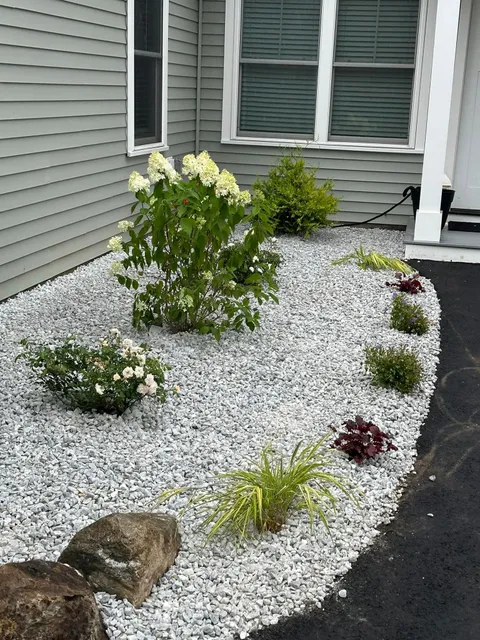 work photo from mikeslandscapingri.com