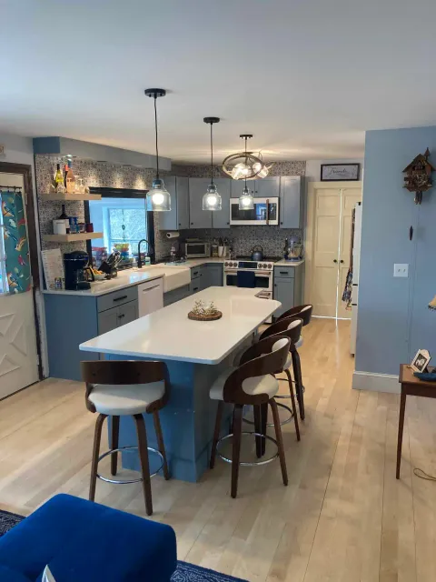 light fixtures in a kitchen