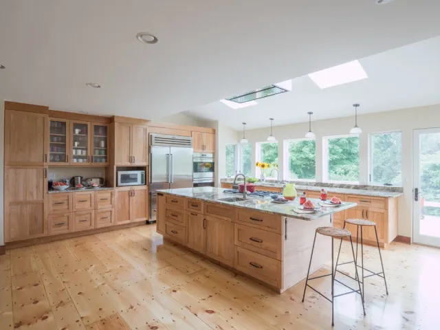 8-KITCHEN.jpg