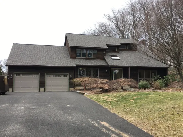 Roberts Roofing & Siding researched project photo