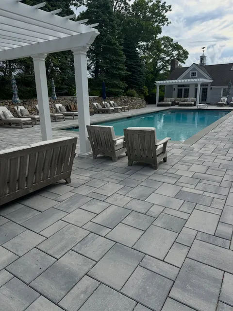 Happy 4th! Heres to cooling down & relaxing this summer. Let us know how we can make your outdoor space a favorite destination! 🤩 #swimmingpool #pooldeck #poolcoping #outdoorliving #backyardliving
