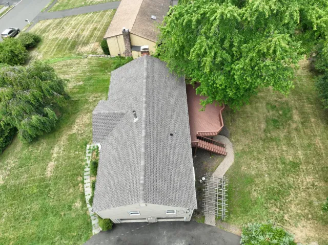 work photo from jmroofsiding.com