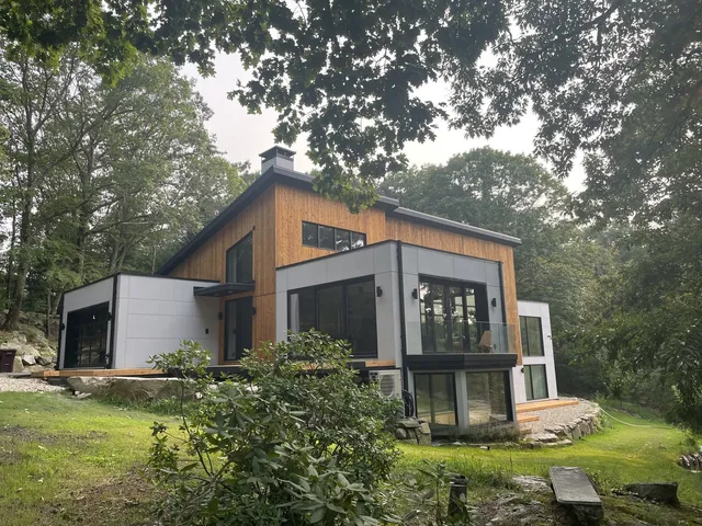 work photo from lockwoodcarpentry.com