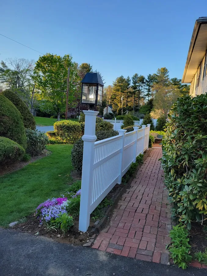 Correia Custom Fence LLC